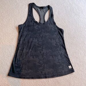 VUORI Lux Performance Tank Top Black Camo XS racer back